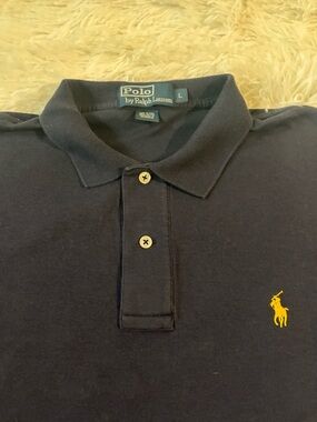 POLO Ralph Lauren Classic Fit
Size Large  3 Button Polo